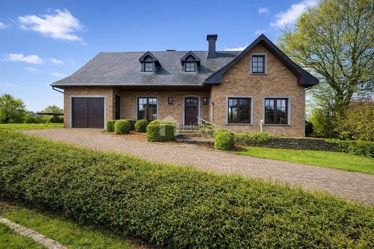 Detached house in a quiet location