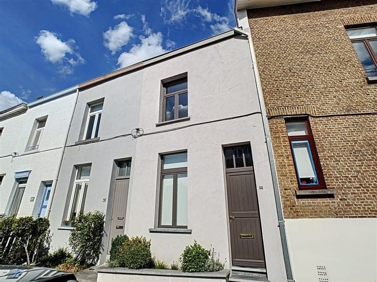 DIEWEG, CHARMING 3-BEDROOM HOUSE WITH A YARD