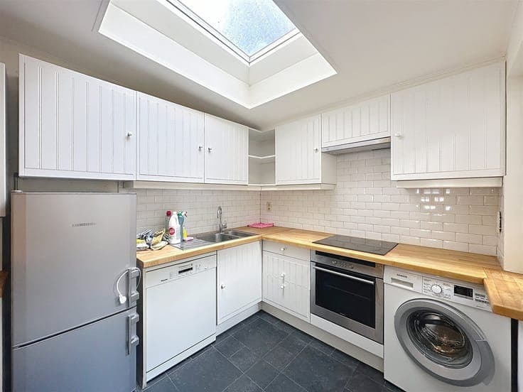 DIEWEG, CHARMING 3-BEDROOM HOUSE WITH A YARD
