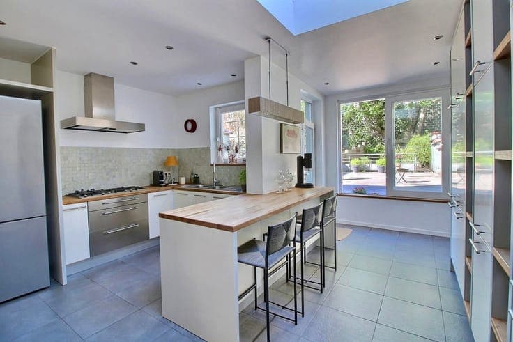 7 Bonniers, a lovely 4-bedroom house with a workshop area