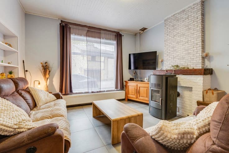 3-bedroom house + garage