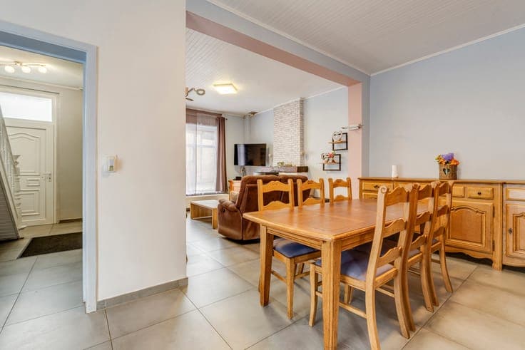 3-bedroom house + garage