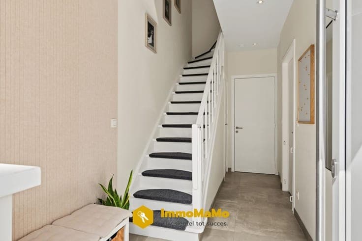 INSTAPKLARE GERENOVEERDE WONING IN WACHTEBEKE - TE KOOP