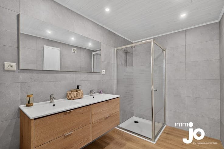 Fully renovated, move-in-ready terraced house in Bredene ...