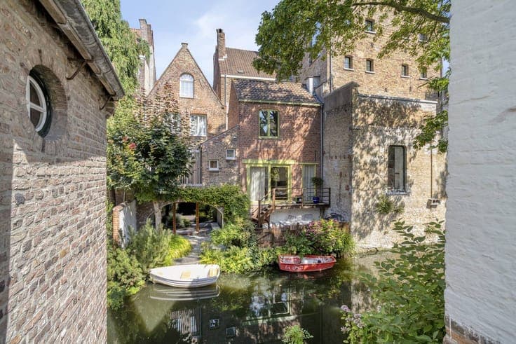 Authentic house for sale in the heart of Bruges