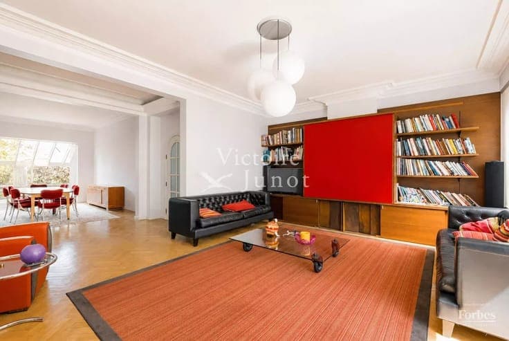 Observatory, superb 4-bed house + study, garden and garage