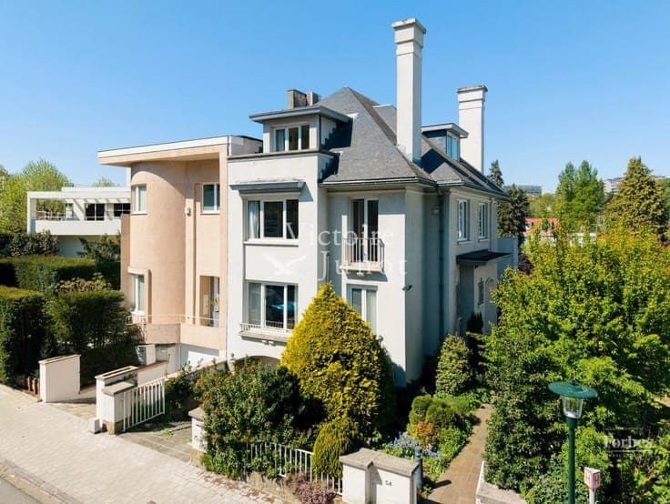Observatory, superb 4-bed house + study, garden and garage
