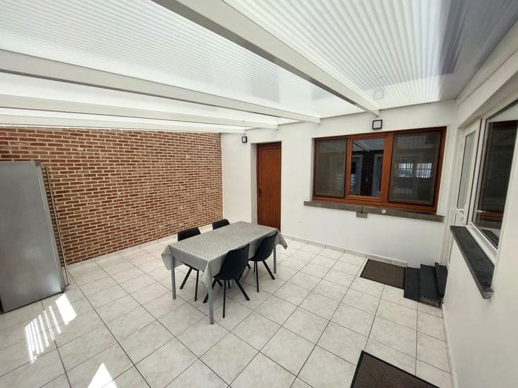OPEN HUIS ZAT 12/9 van 10u tot 11u Ruime gezinswoning met...