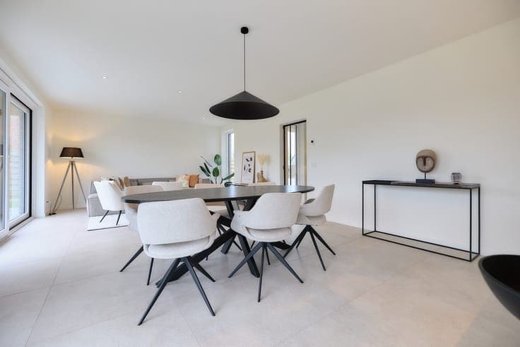 VOLLEDIG AFGEWERKTE MODERNE OPEN NIEUWBOUWWONING TE OOSTD...