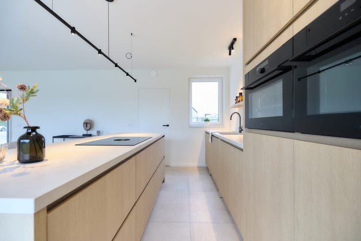 VOLLEDIG AFGEWERKTE MODERNE OPEN NIEUWBOUWWONING TE OOSTD...