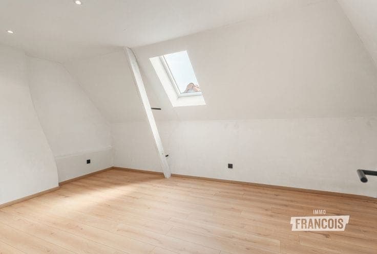 Fully renovated house with the possibility of 3 bedrooms in…