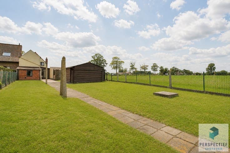Te renoveren woning met rondom landelijke uitzichten
