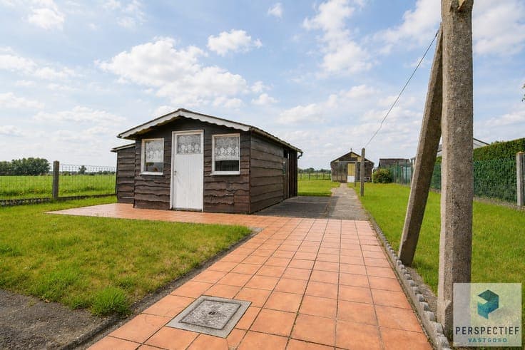 Te renoveren woning met rondom landelijke uitzichten