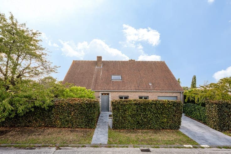 Charmante gerenoveerde woning met 5 slpks op een rustige ...