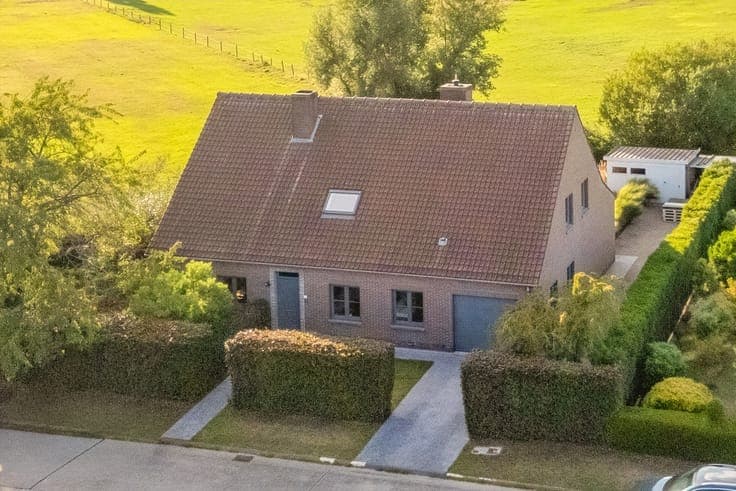 Charmante gerenoveerde woning met 5 slpks op een rustige ...