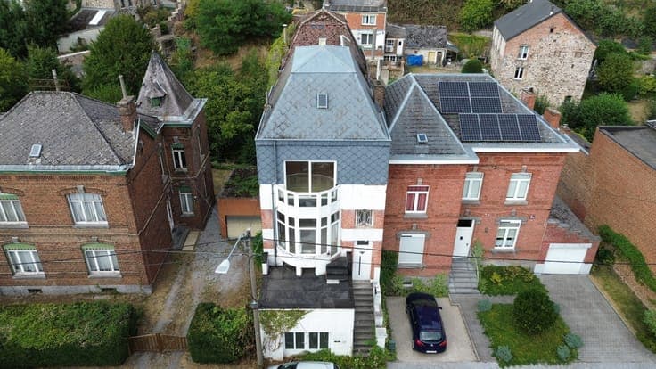 Building with strong redevelopment potential