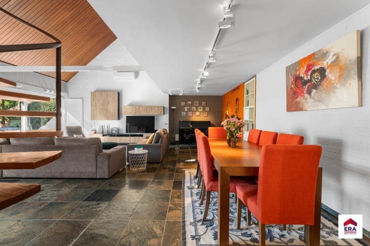 Architect-designed home on large plot in Wemmel