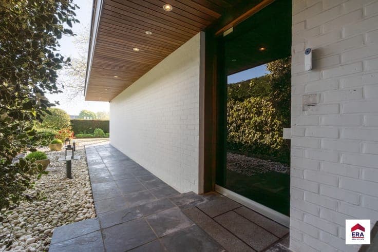 Architect-designed home on large plot in Wemmel