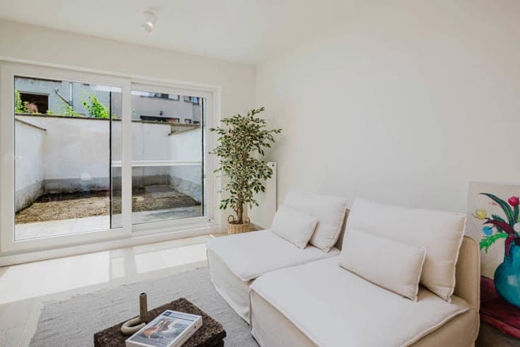 Gerenoveerde woning met 4 slpk te koop in Gent