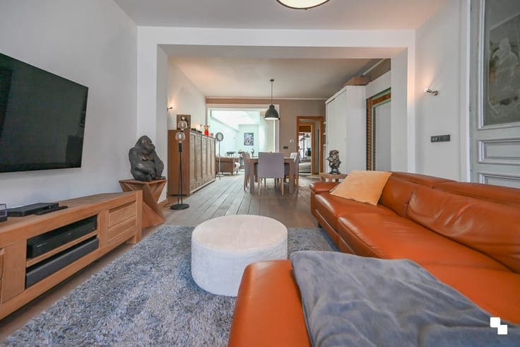 Ruime, volledig gerenoveerde woning met tuin nabij centru...