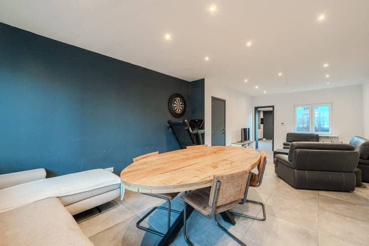 Renovated house for sale in the heart of Mariakerke in Osten