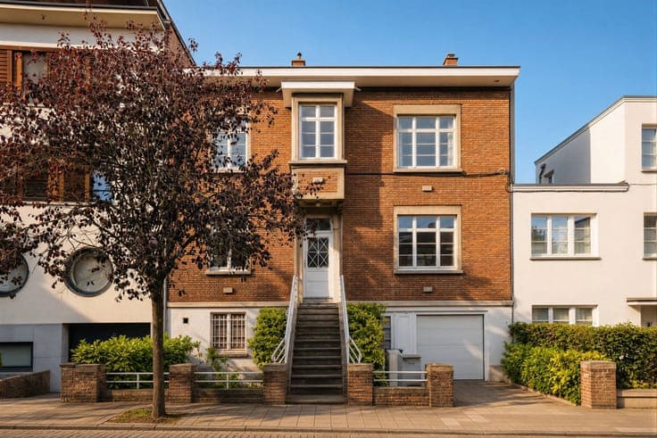 House to renovate, terrace, garage