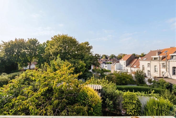 House to renovate, terrace, garage