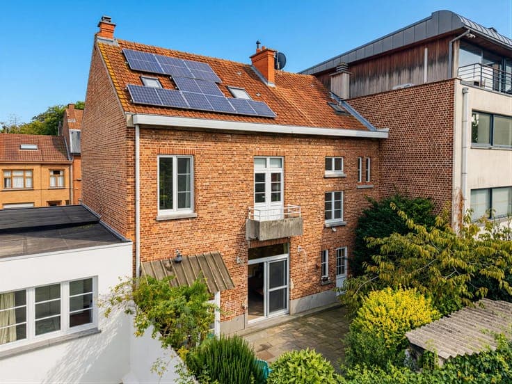 House to renovate, terrace, garage