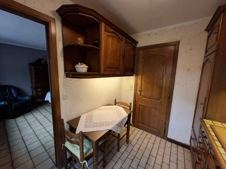 Well-located terraced house with south-facing garden