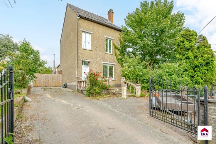 House to renovate with large garden in Dilbeek