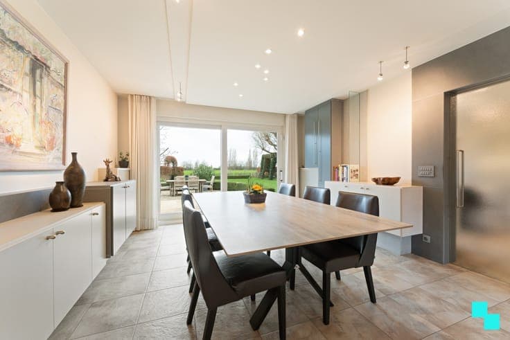 Instapklare villa met 5 slaapkamers en prachtige tuin - R...