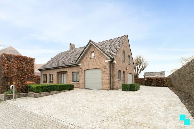 Instapklare villa met 5 slaapkamers en prachtige tuin - R...