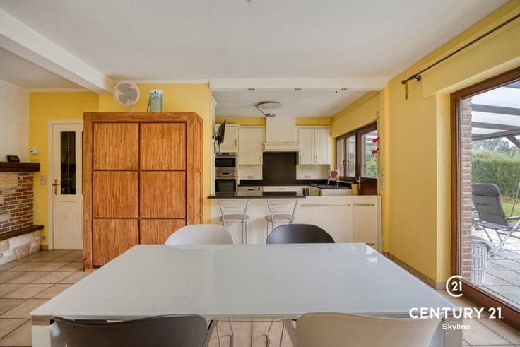 Family-friendly villa with swimming pool in a rural setting
