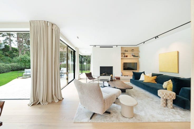 Luxurious villa located in a very quiet and sought-after loc