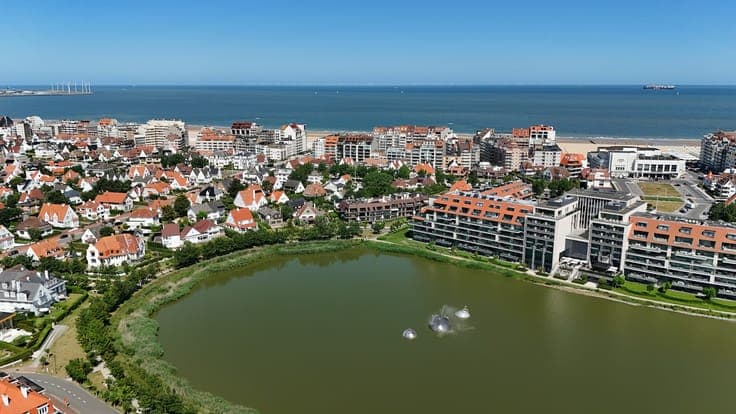 Te renoveren villa met frontaal zicht op het Zegemeer Kno...