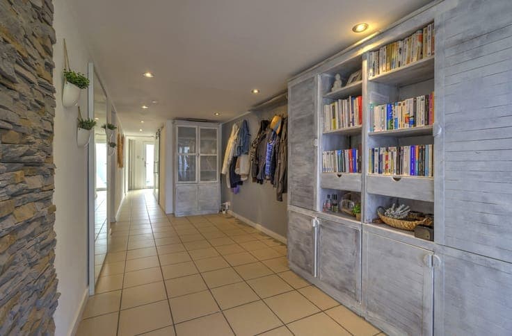 MAISON BEL ETAGE 3 CHAMBRES AVEC BUREAU, JARDIN ET GARAGE.