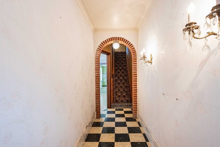 Family home with garage and large garden in Gullegem