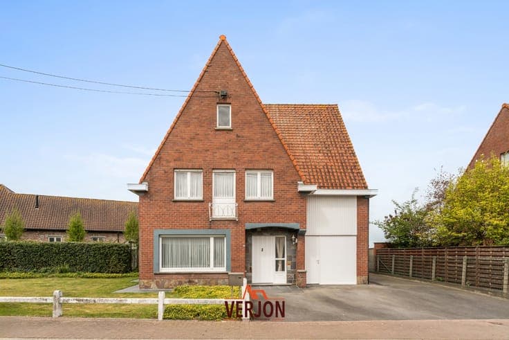 Ruime gezinswoning met 4 slaapkamers, grote garage en zon...