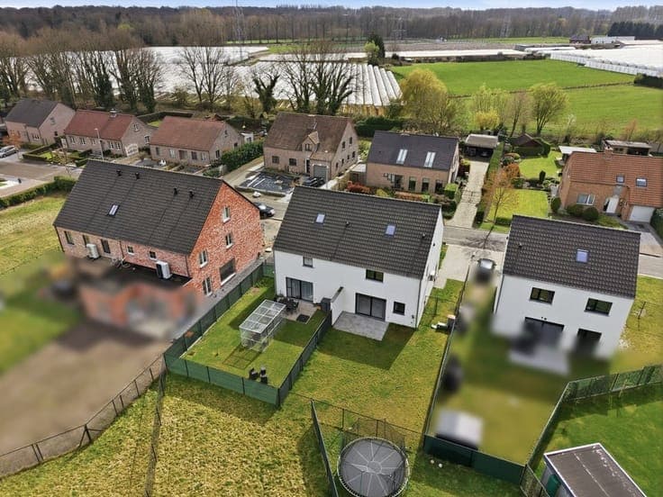 ENERGIEZUINIGE GEZINSWONING OP EEN RUSTIGE LOCATIE
