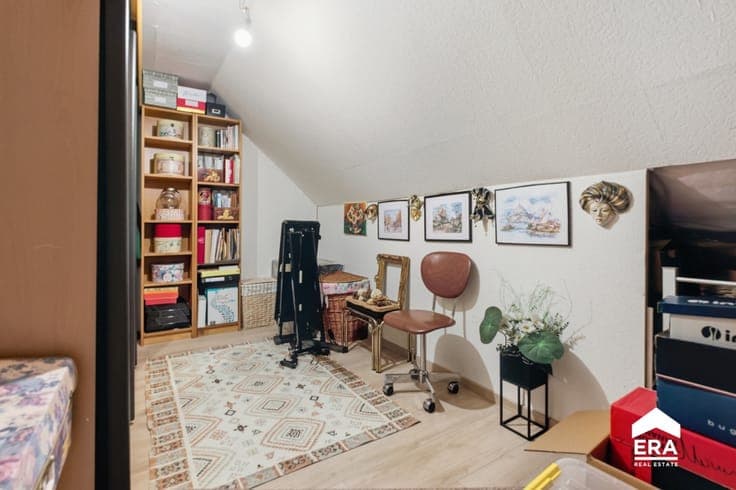 Semi-detached house in a quiet residential area in Roeselare