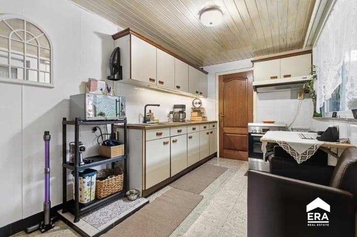 Semi-detached house in a quiet residential area in Roeselare