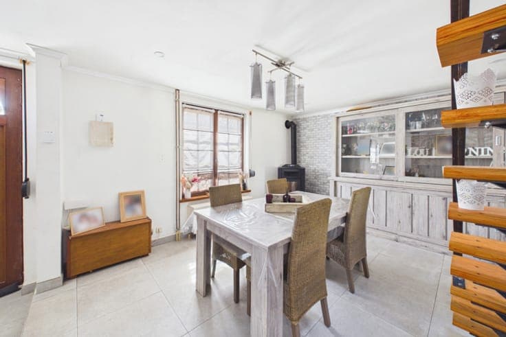 Beautiful semi-detached bungalow with 3 bedrooms