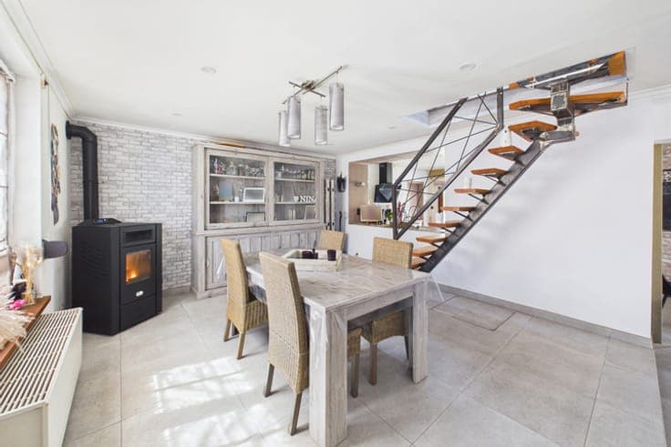 Beautiful semi-detached bungalow with 3 bedrooms