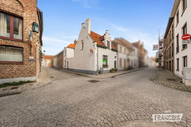 Atmospheric, characterful home in Bruges