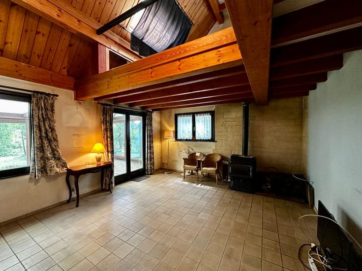 Nice 4-sided villa from 1989