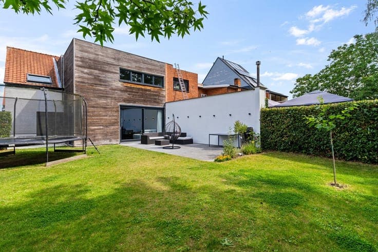 Row house