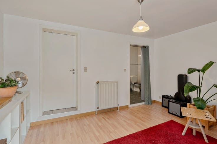 Goed gelegen woning met 4 slaapkamers, 2 badkamers, een g...