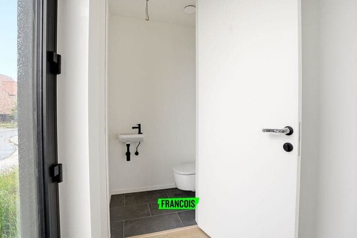 New-build 3-bedroom house in Krombeke for sale!