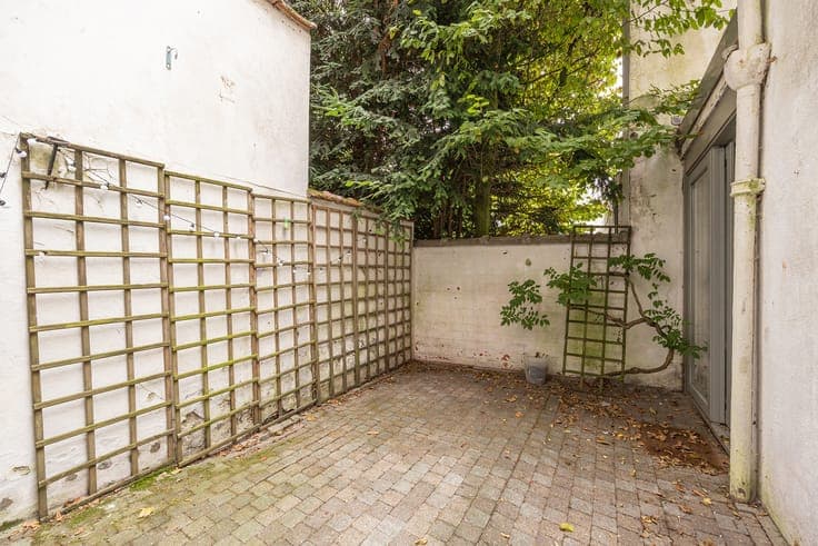ANTWERP PULHOF – Characterful Four-Bedroom Home