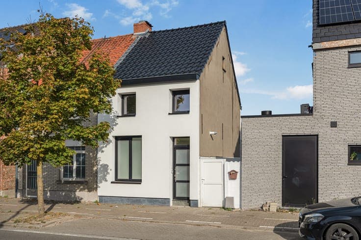 Gezellige woning met drie slaapkamers en tuin te Baasrode!